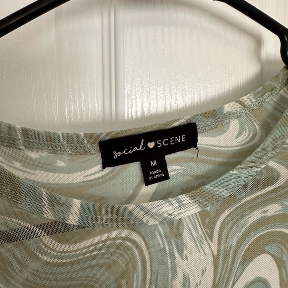 Mesh long sleeve top - Picture 3 of 3